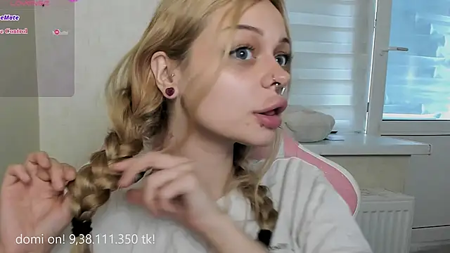 Snapshot of shy_melony chatting on July 9, 2026, 8:04 am shy melony online show from July 9, 2026, 8:04 am