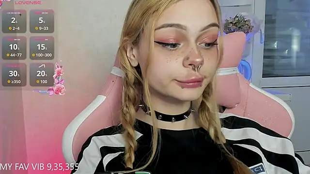 shy melony online show from April 18, 2026, 7:07 pm