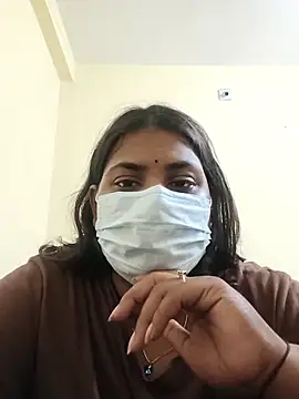 Hotmilfxox online show from April 7, 2026, 4:42 pm