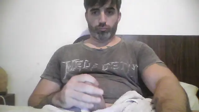 ozzypsico13 online show from April 10, 2026, 2:51 am