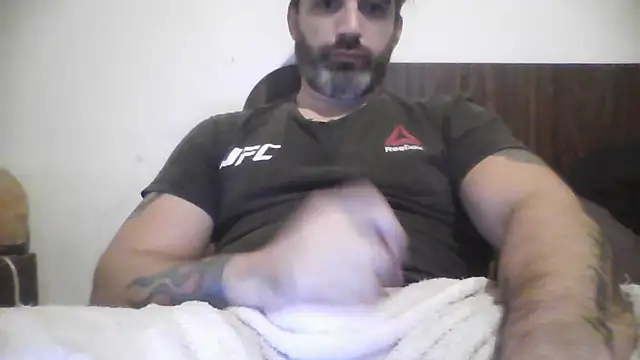 ozzypsico13 online show from June 5, 2026, 1:54 am