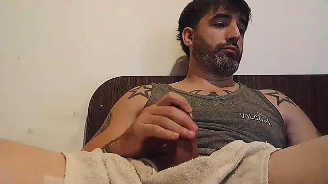 ozzypsico13 online show from February 18, 2026, 4:25 pm