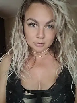candy queeen online show from June 29, 2026, 5:47 am