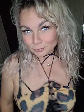 candy queeen online show from June 8, 2026, 12:27 am
