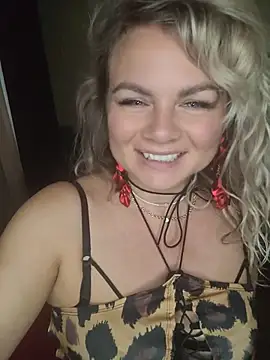 candy queeen online show from July 10, 2026, 4:23 am