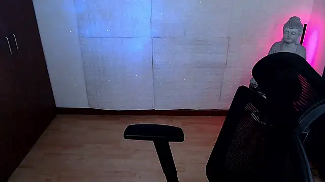 GODDESS EVANS online show from June 30, 2026, 9:59 pm
