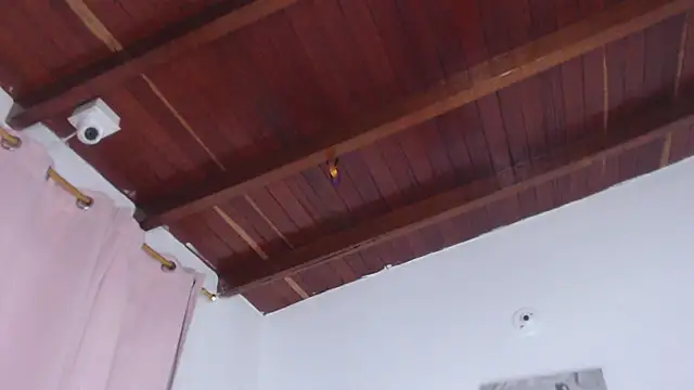 Amara Red online show from October 18, 2025, 11:23 am