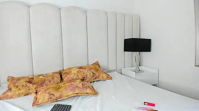 AnnyCherry  online show from February 3, 2026, 2:53 am