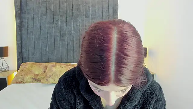 AnnyCherry  online show from October 6, 2025, 11:49 pm