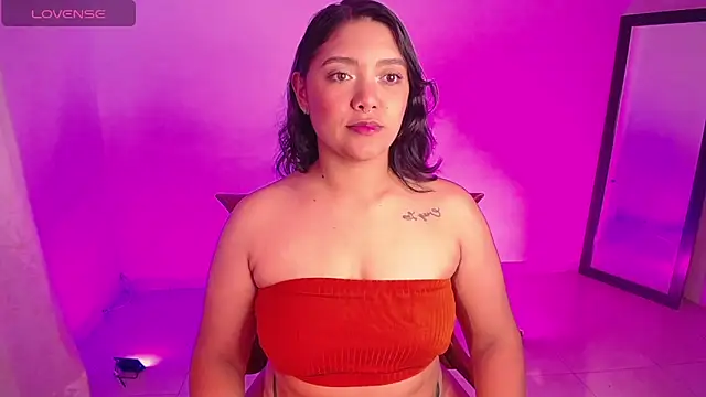 DIANEE 01 online show from October 21, 2025, 11:48 pm