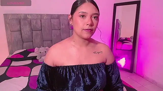 DIANEE 01 online show from January 5, 2026, 9:18 pm