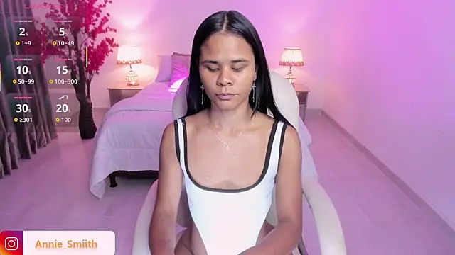 Snapshot of anniie_smith chatting on October 25, 2025, 11:09 am anniie smith online show from October 25, 2025, 11:09 am