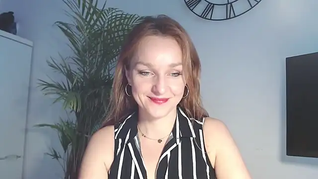 Snapshot of AliciaDesire chatting on February 3, 2026, 7:13 am AliciaDesire online show from February 3, 2026, 7:13 am