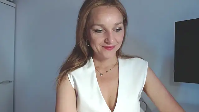 AliciaDesire online show from May 29, 2026, 5:46 am