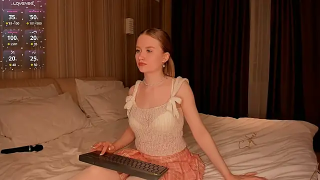 IsabellaTorrance online show from February 9, 2025, 7:52 pm