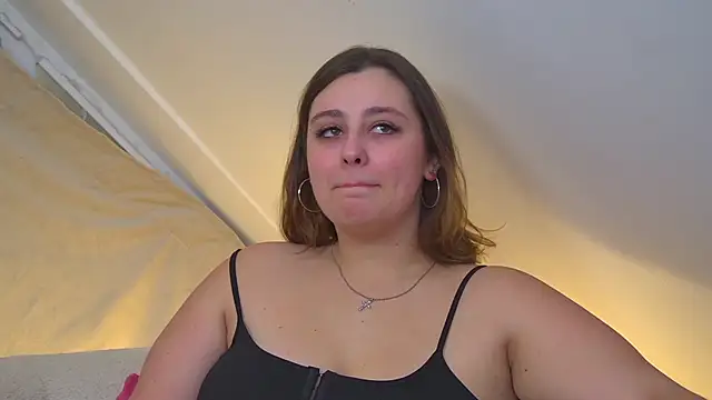 MaryMurray online show from November 3, 2025, 6:33 pm