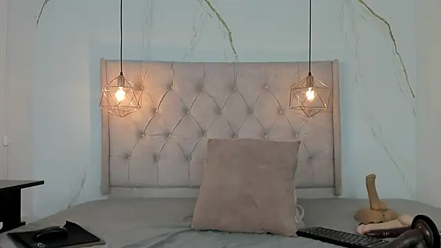 Snapshot of zamira_44 chatting on February 17, 2026, 2:25 pm zamira 44 online show from February 17, 2026, 2:25 pm