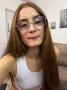 MiaaLoren online show from November 16, 2025, 4:12 pm