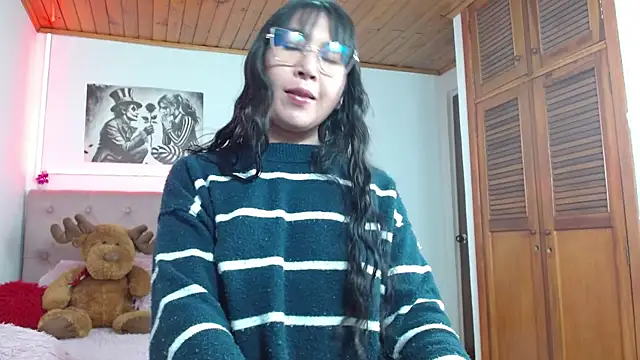 tifanny-squirt online show from November 5, 2025, 2:47 am