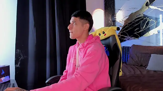 kyle smithxx online show from December 15, 2025, 5:02 am