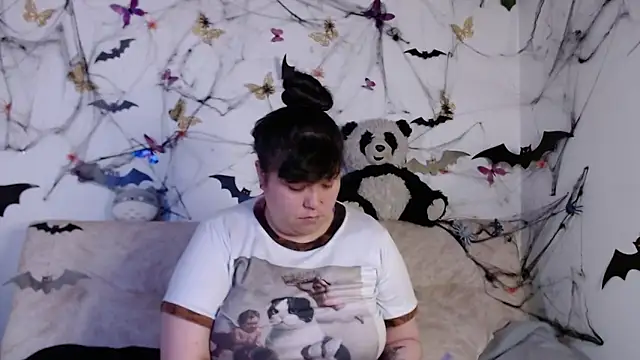 LennaTurnerr online show from October 8, 2025, 7:47 pm