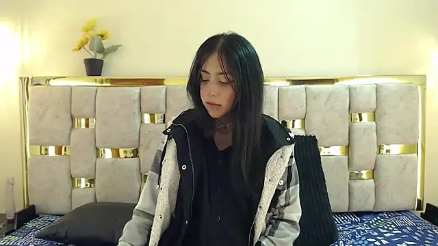 ling ling24 online show from February 18, 2025, 3:31 am