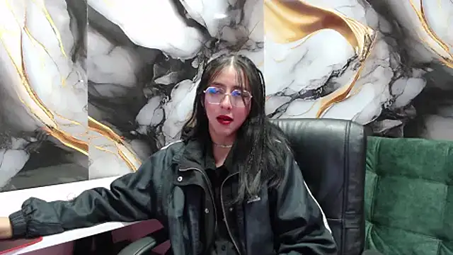 ling ling24 online show from February 6, 2025, 3:48 am