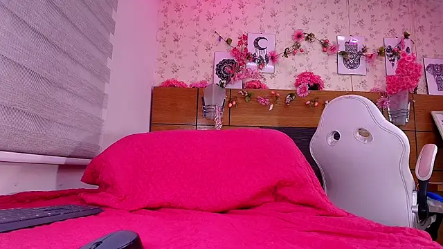 nata luna online show from September 12, 2025, 7:13 pm