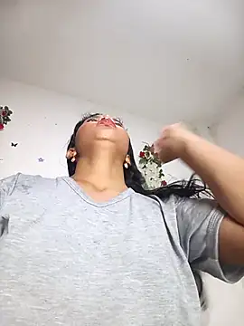 DIORA Latina online show from October 5, 2025, 3:41 am