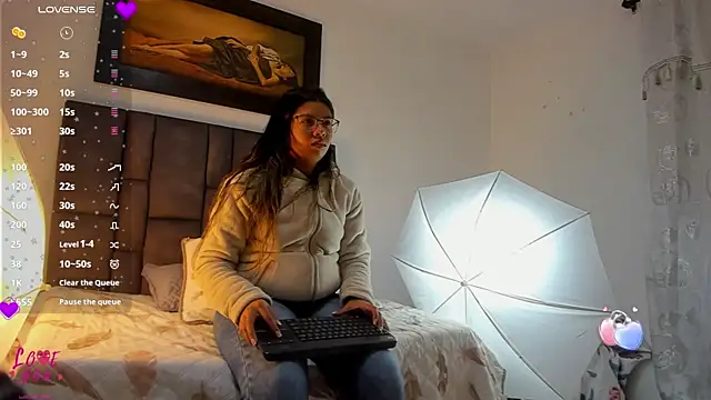 Snapshot of Vahiolet_smith chatting on February 22, 2026, 4:59 am Vahiolet smith online show from February 22, 2026, 4:59 am