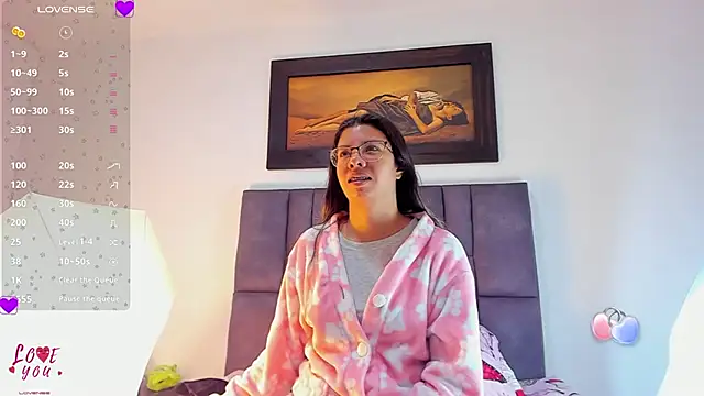 Snapshot of Vahiolet_smith chatting on February 19, 2026, 3:14 am Vahiolet smith online show from February 19, 2026, 3:14 am