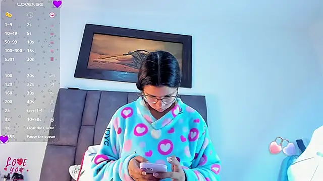 Snapshot of Vahiolet_smith chatting on February 14, 2026, 3:18 am Vahiolet smith online show from February 14, 2026, 3:18 am