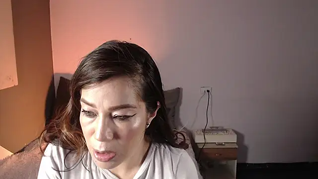 Snapshot of Miiaa_wallace chatting on February 4, 2025, 8:49 pm Miiaa wallace online show from February 4, 2025, 8:49 pm