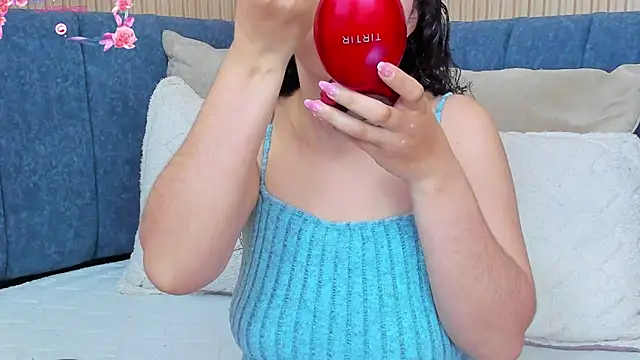 Snapshot of angeline_teen chatting on November 21, 2025, 12:15 pm angeline teen online show from November 21, 2025, 12:15 pm