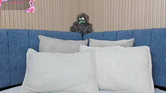 Snapshot of angeline_teen chatting on September 26, 2025, 12:12 pm angeline teen online show from September 26, 2025, 12:12 pm