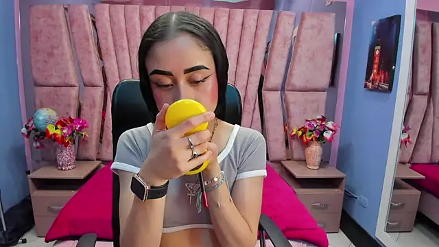 AnnySweett  online show from September 24, 2025, 6:14 pm