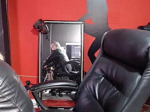 KLOE PIELL online show from March 24, 2026, 9:26 pm