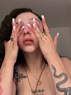 exoticmisfitt online show from March 31, 2026, 5:31 am