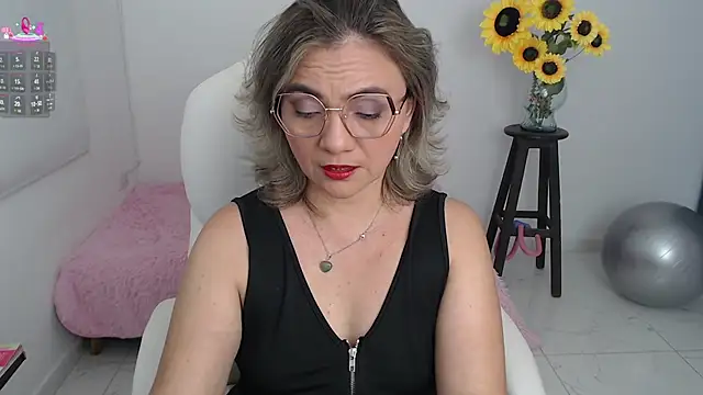 Ghada milf online show from September 22, 2025, 12:16 am