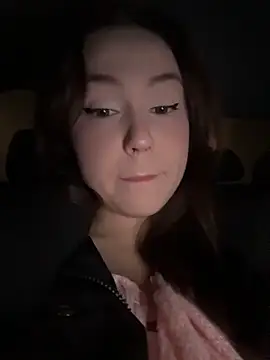 Snapshot of Peachy_Dream chatting on January 18, 2026, 6:11 pm Peachy Dream online show from January 18, 2026, 6:11 pm