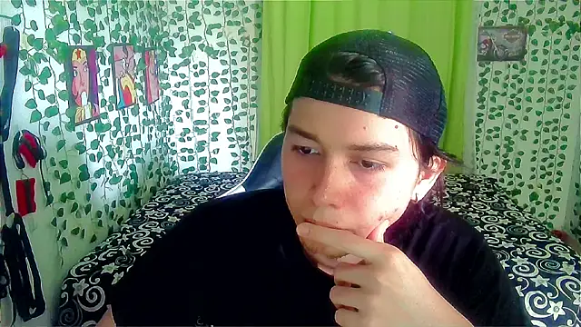 Snapshot of Andy_gray chatting on June 17, 2026, 3:44 pm Andy gray online show from June 17, 2026, 3:44 pm