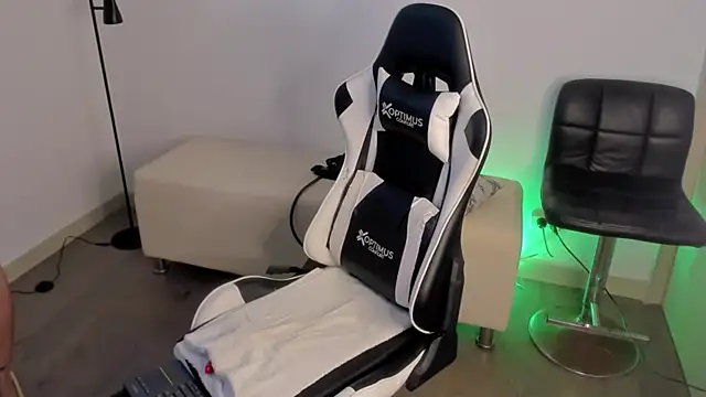 Snapshot of dafboy1 chatting on September 29, 2025, 2:23 pm dafboy1 online show from September 29, 2025, 2:23 pm