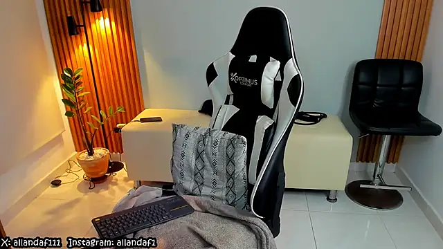 Snapshot of dafboy1 chatting on March 12, 2025, 2:20 am dafboy1 online show from March 12, 2025, 2:20 am