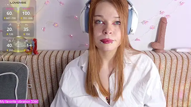 ValBae online show from November 24, 2025, 9:37 pm