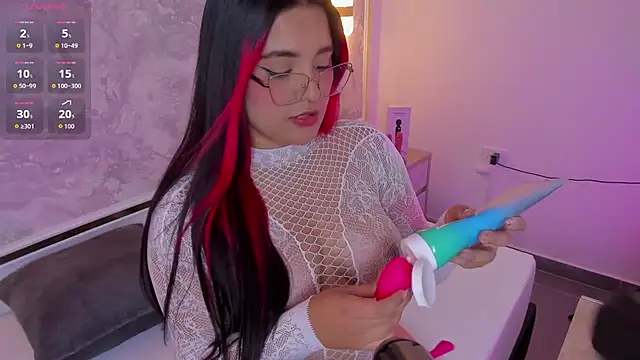 victoria18x online show from September 18, 2025, 7:17 pm