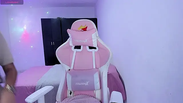 Tinylottie online show from March 4, 2026, 12:29 am