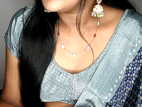 shila20 online show from October 29, 2025, 1:43 pm