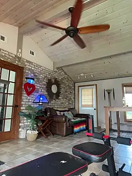 LushianaFitness online show from November 8, 2025, 3:26 pm