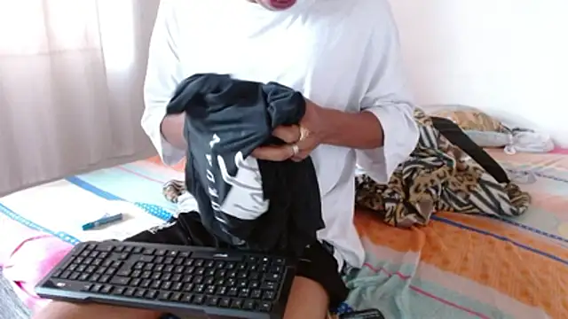 Snapshot of BrandonStond chatting on February 22, 2026, 12:40 pm BrandonStond online show from February 22, 2026, 12:40 pm