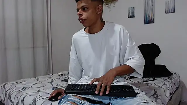 Snapshot of BrandonStond chatting on February 17, 2026, 1:47 am BrandonStond online show from February 17, 2026, 1:47 am